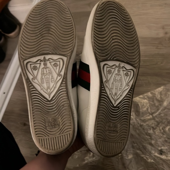 Lovely Gucci Ace sneakers in EXCELLENT condition. Size 38 EU (8 US) - Picture 8 of 11